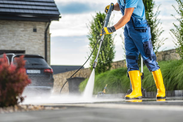 Best Vinyl Siding Pressure Washing in Evansdale, IA